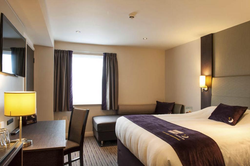 Premier Inn London Kew Bridge Ruang foto
